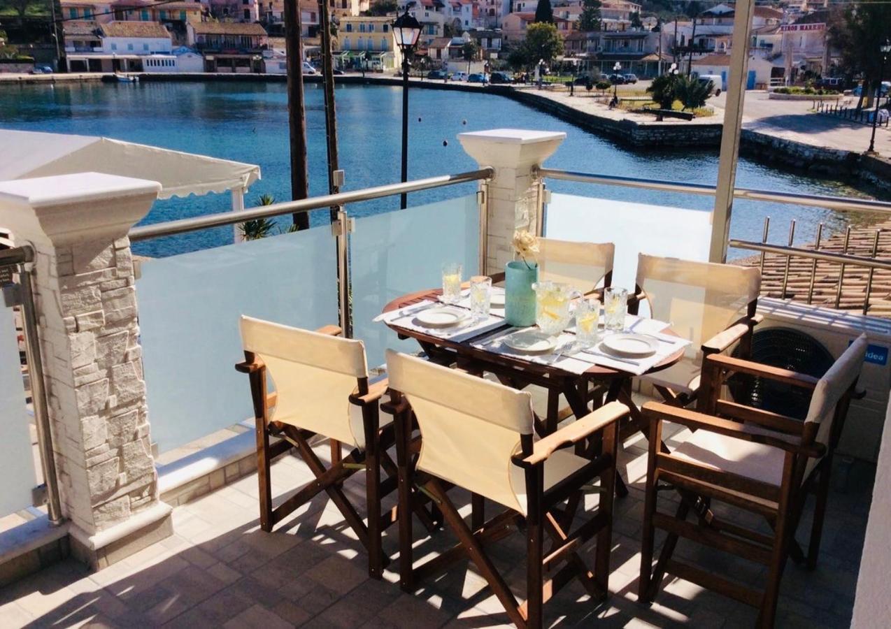 Villa Alekas Harbour House à Kassiopi Extérieur photo
